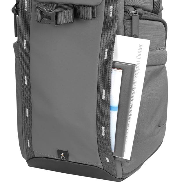 Vanguard Mochila VEO Adaptor S46 Black Modern Camera Backpack w/ USB Port - Image 19
