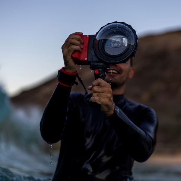 Joby SeaPal Bluetooth Shutter Grip - Image 9