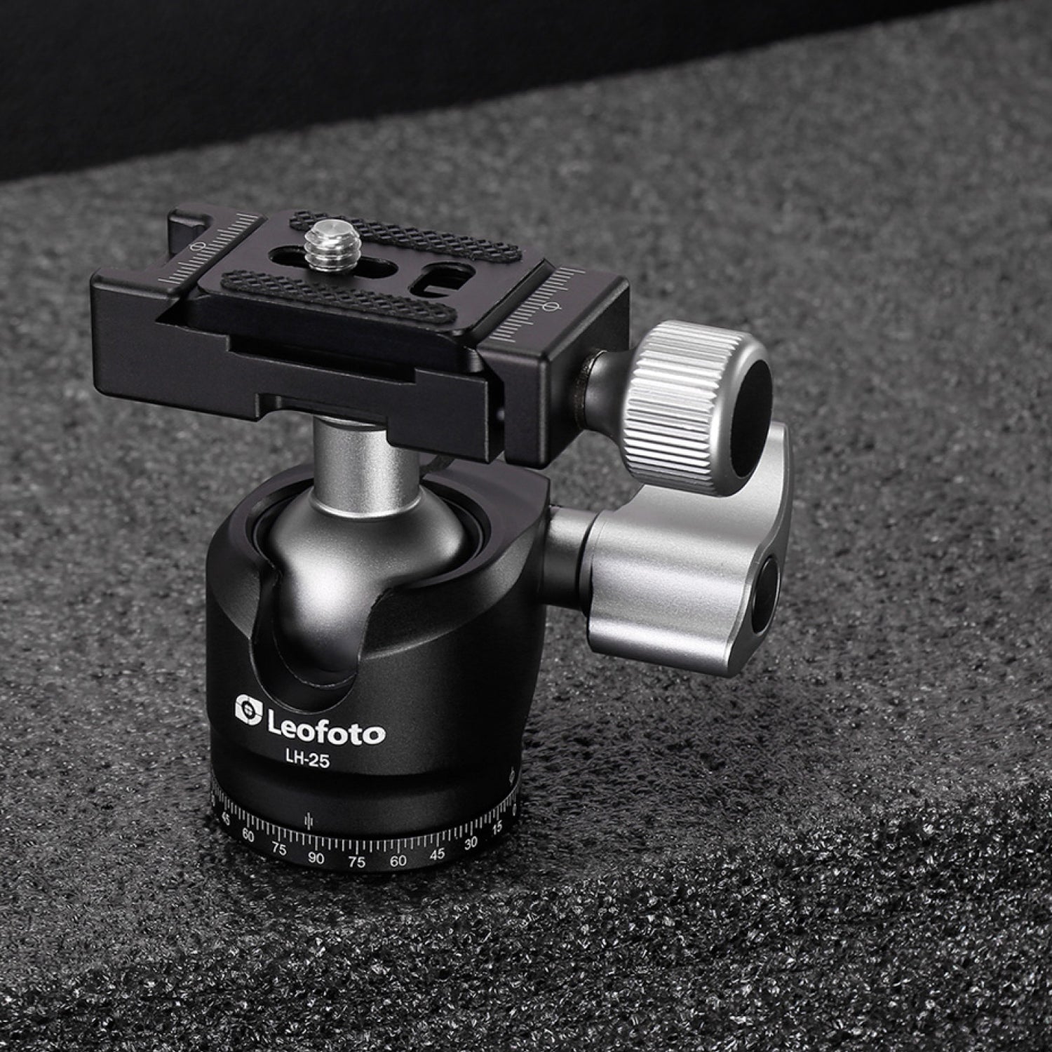 Leofoto Ranger LS-225C + LH-25 Carbon Fiber Tripod Kit